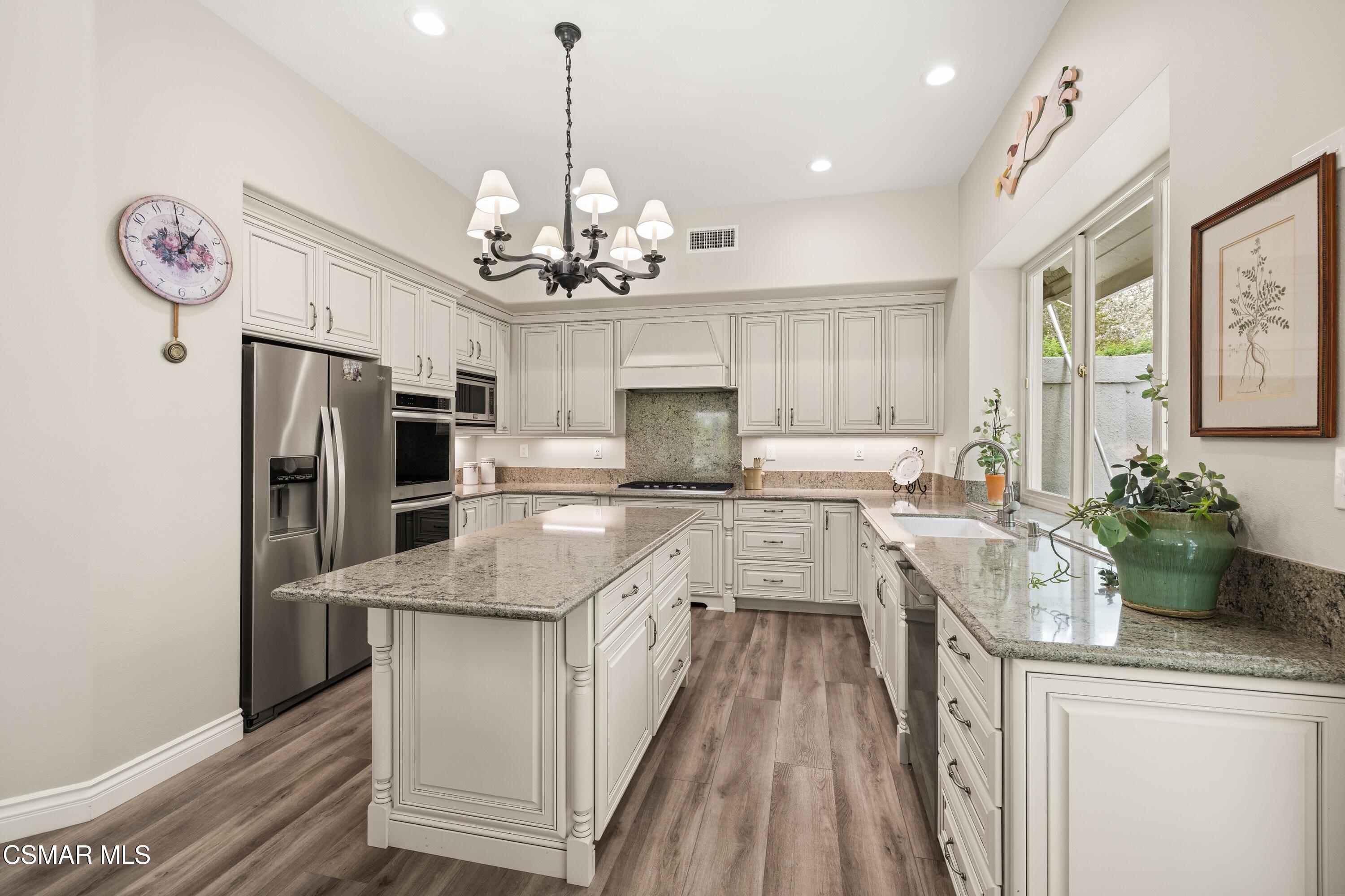 1820 Crystal View Circle