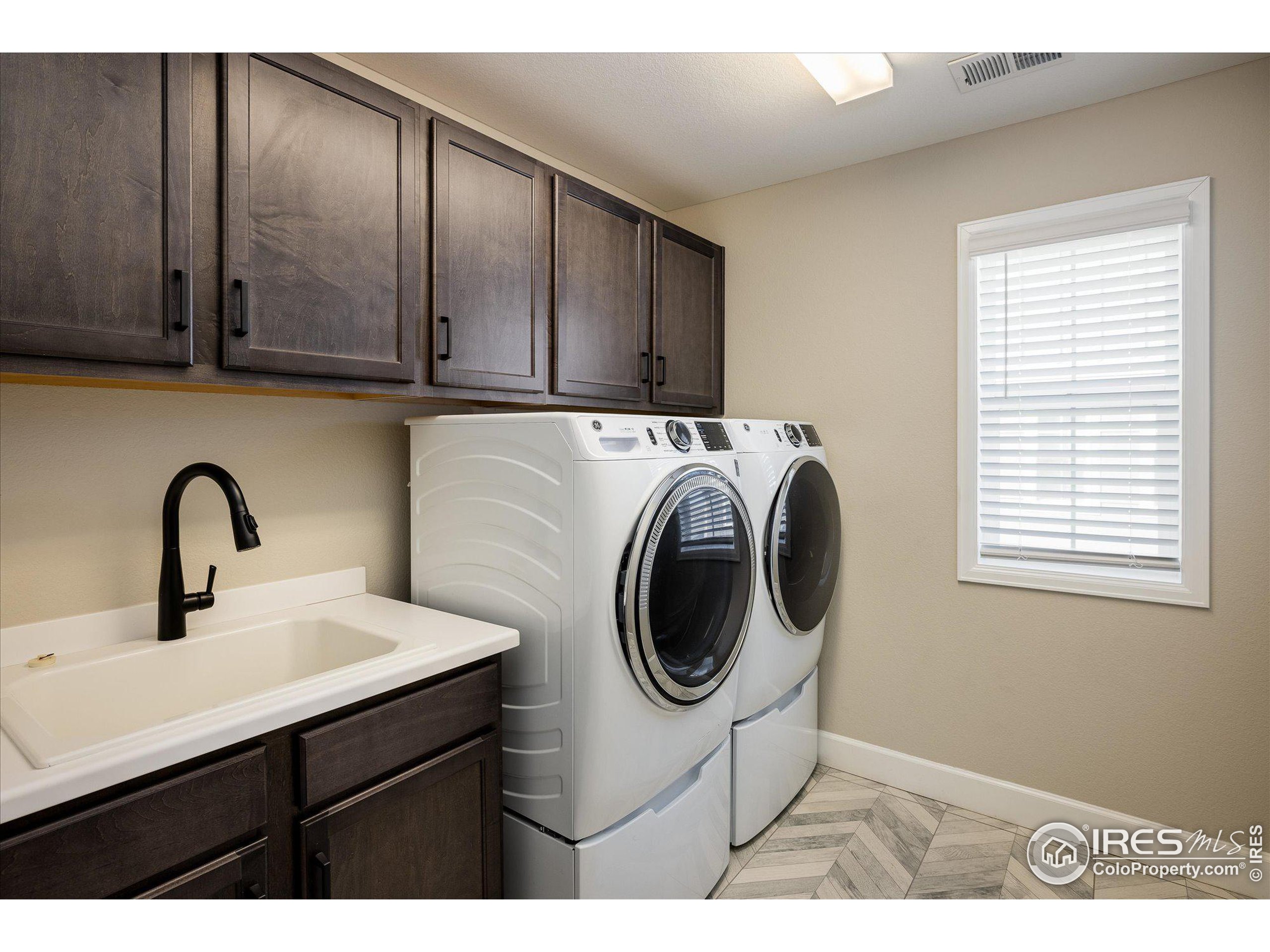 16301 Fletcher Mountain Way