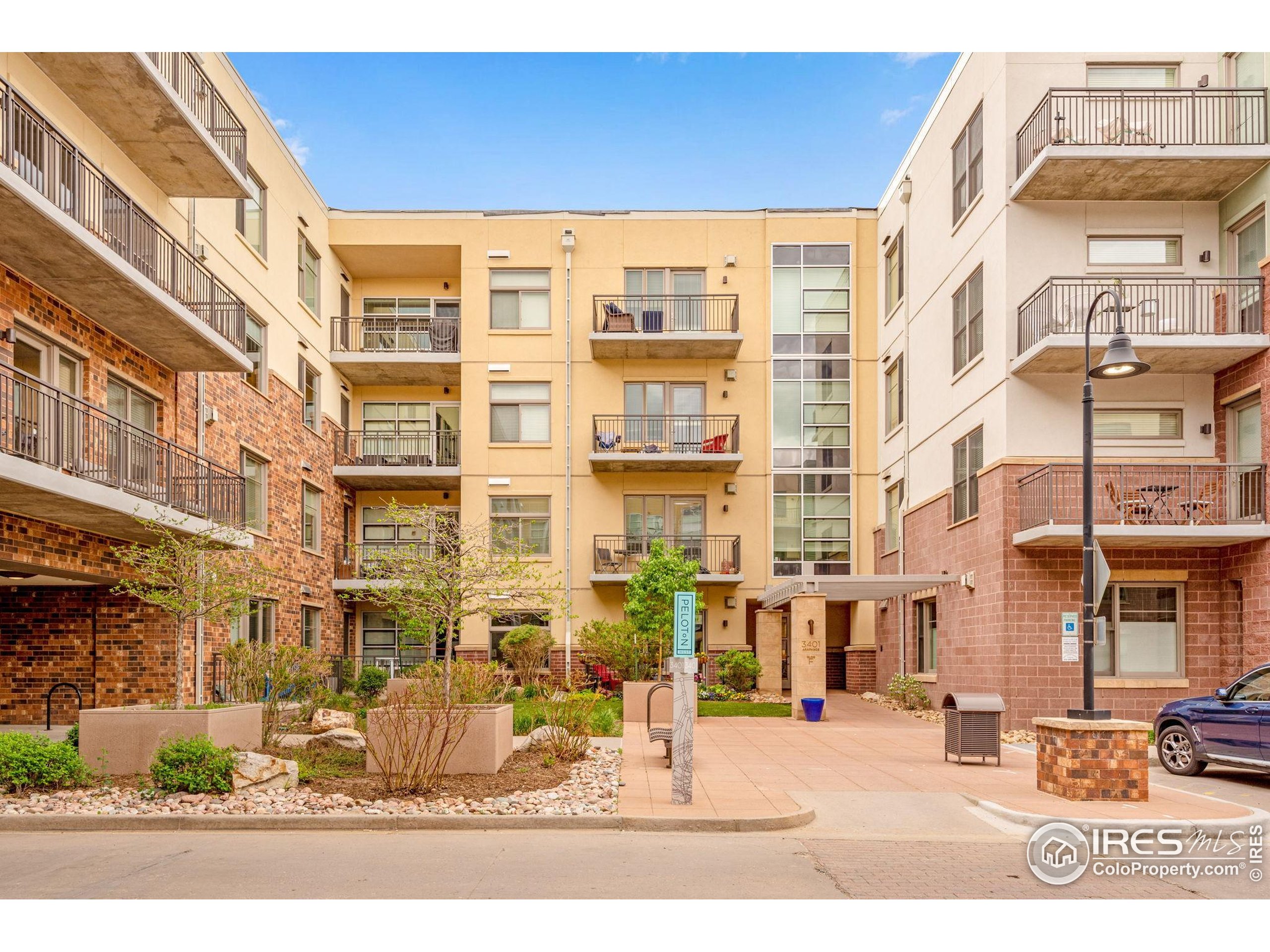 3401 Arapahoe Ave F-402