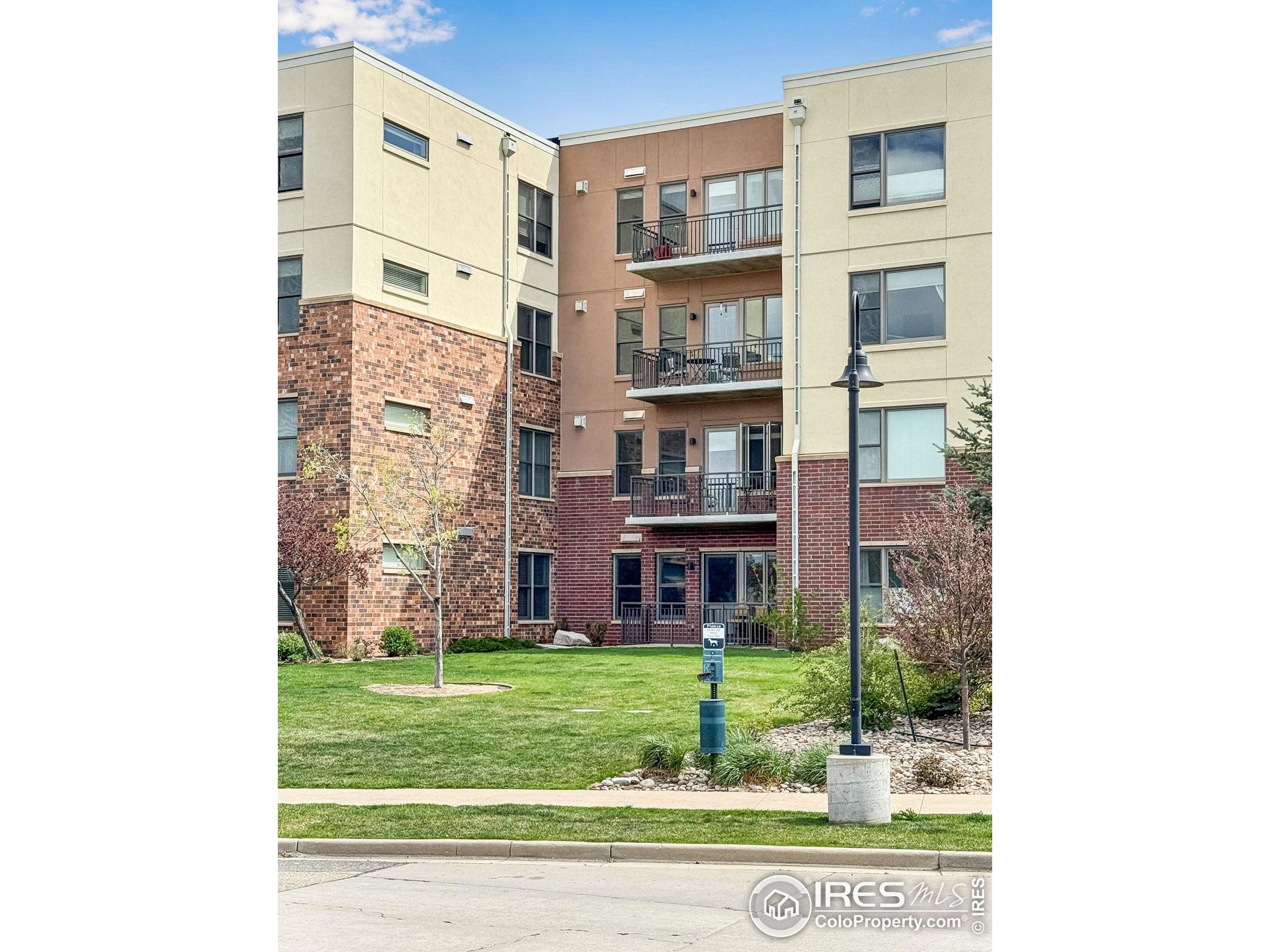3401 Arapahoe Ave F-402