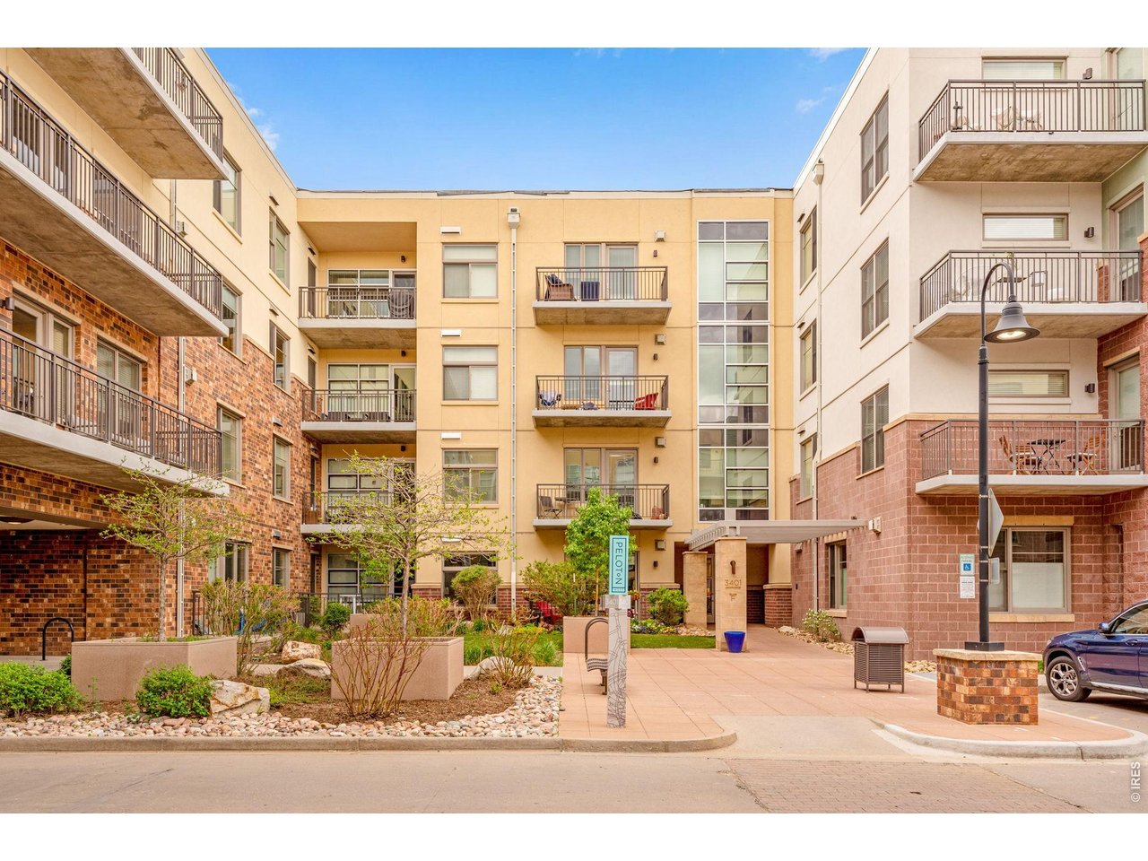 3401 Arapahoe Ave F-402
