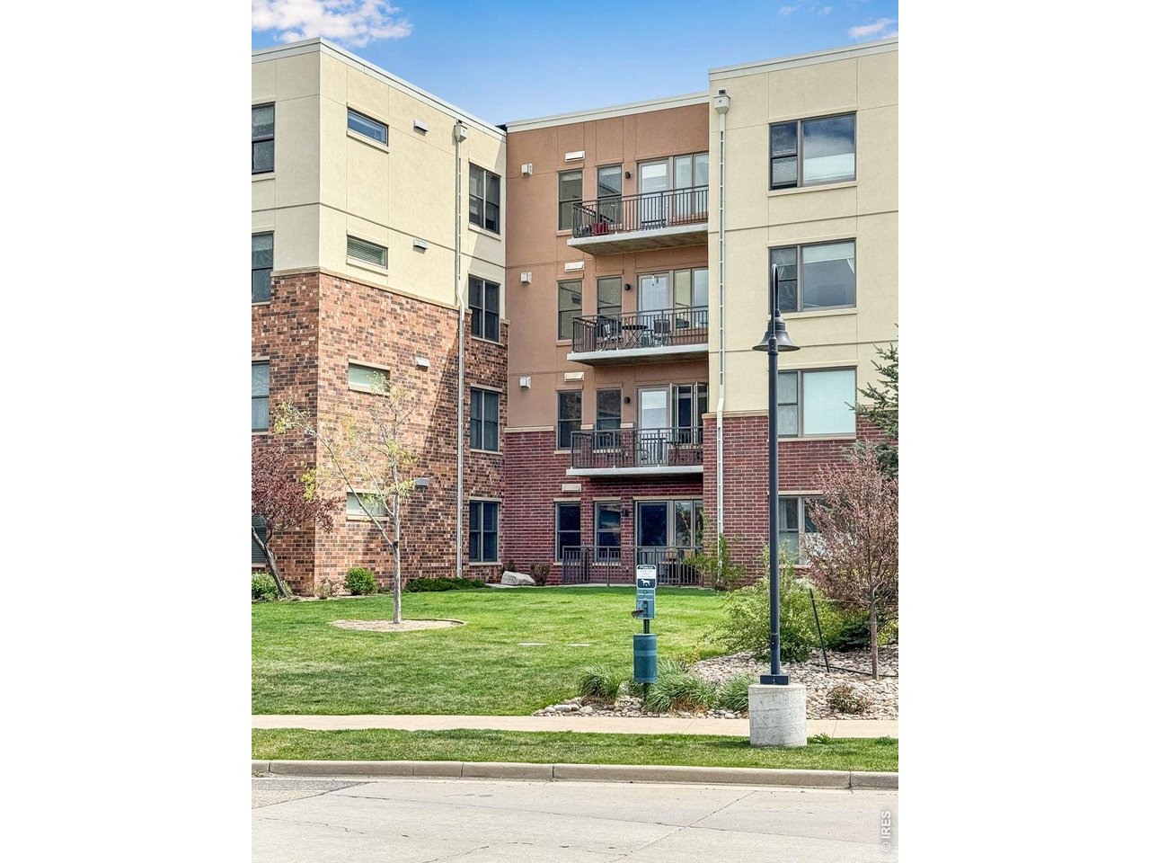 3401 Arapahoe Ave F-402