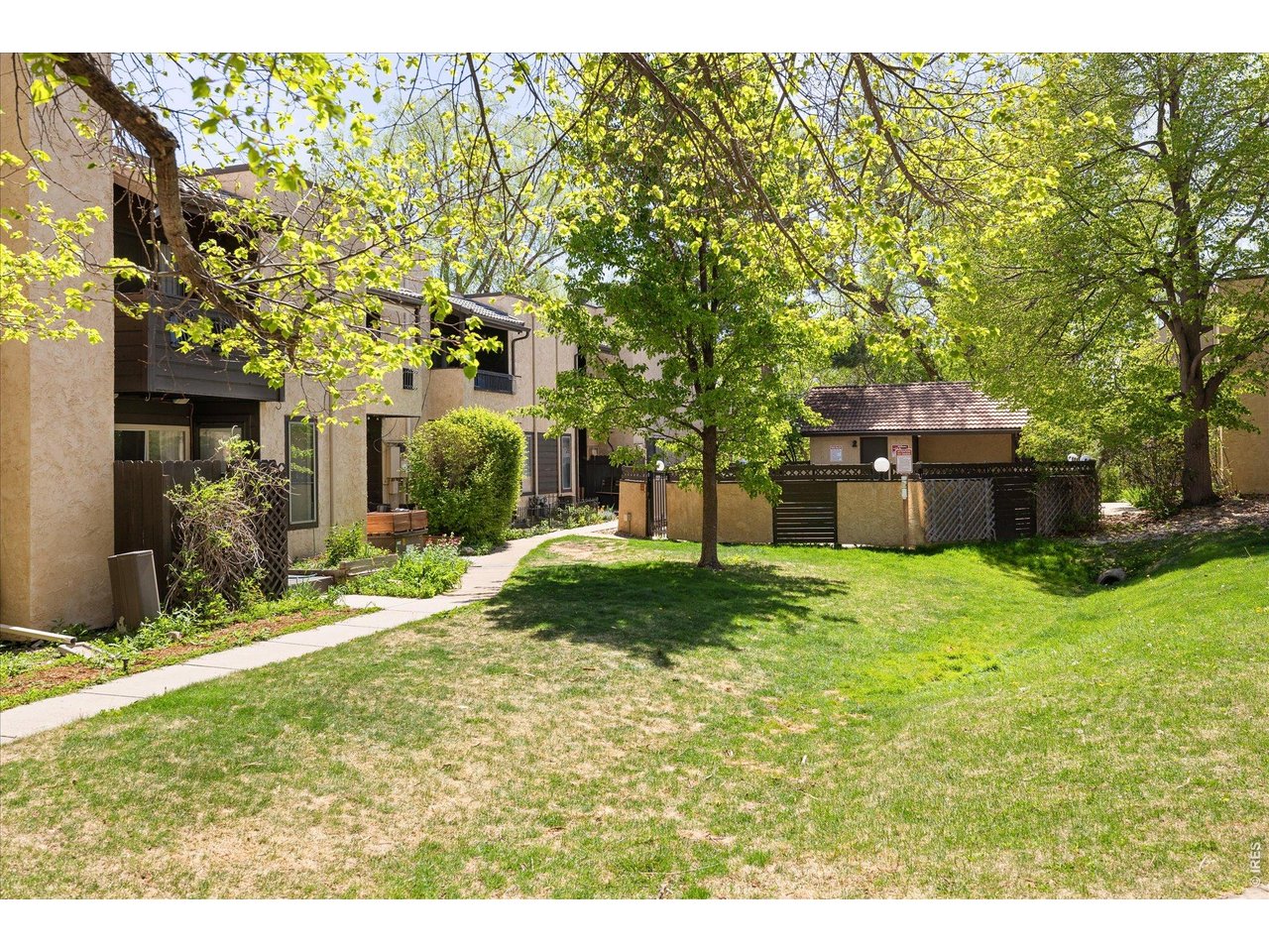 2939 Shady Holw E