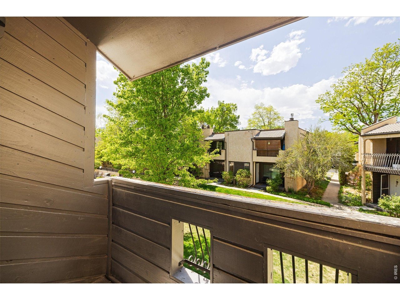 2939 Shady Holw E