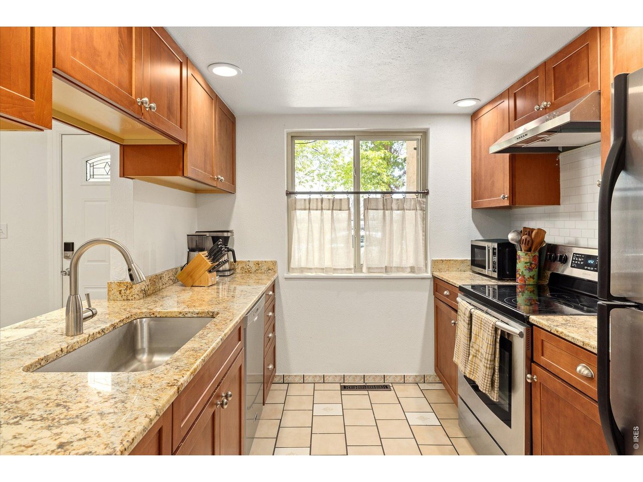 2939 Shady Holw E