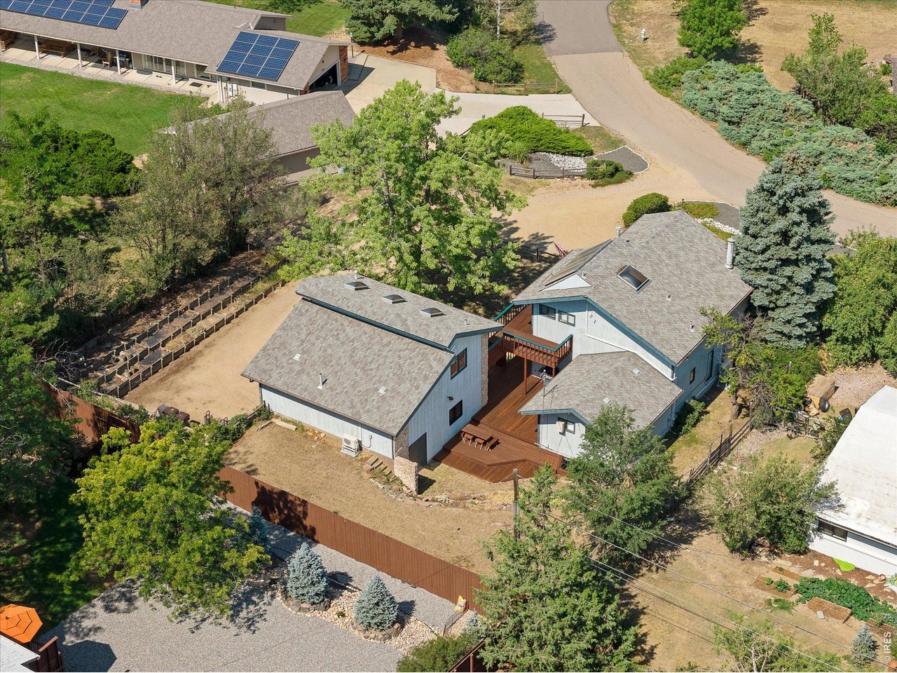 1032 Ridglea Way