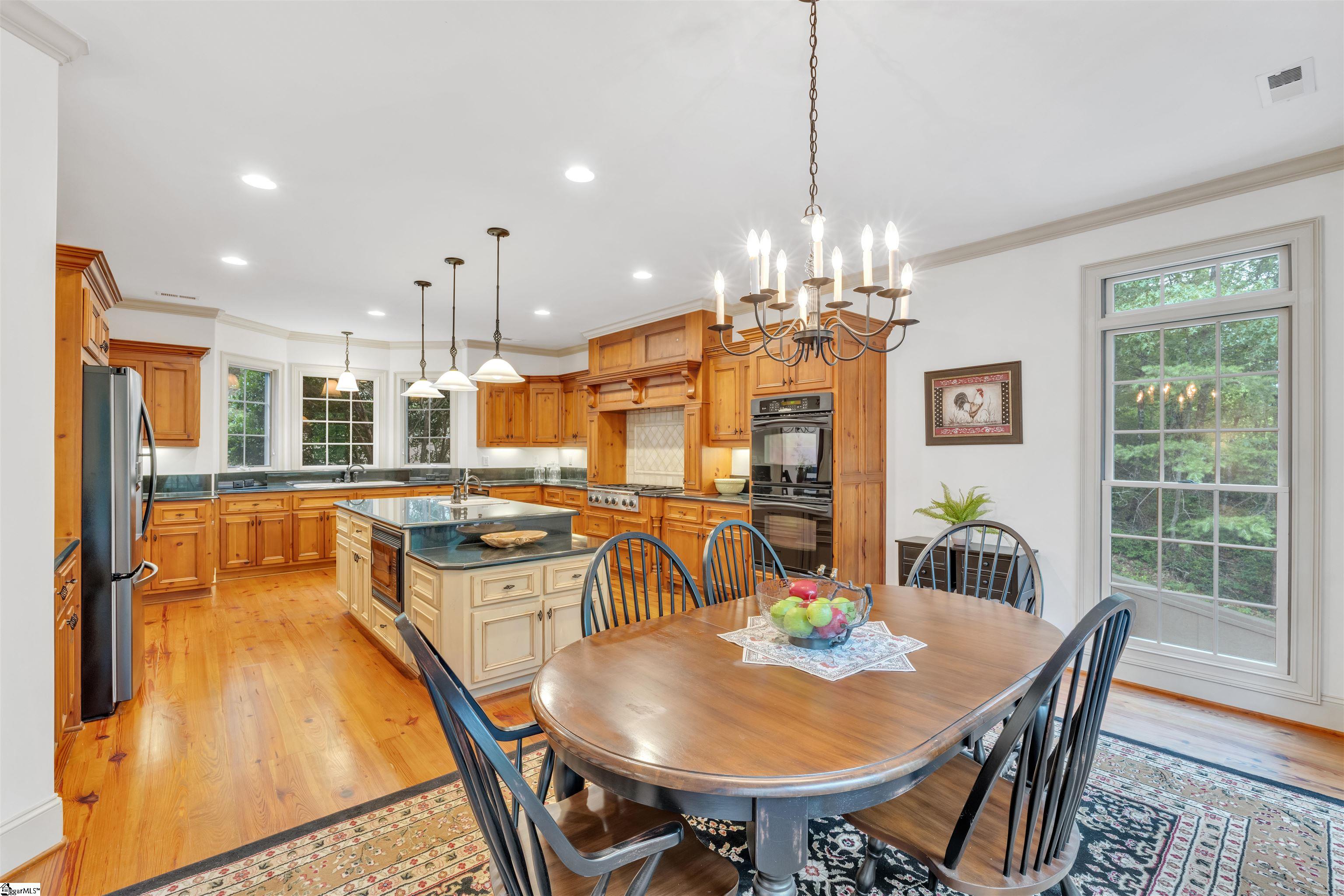 6 Deer Valley Court