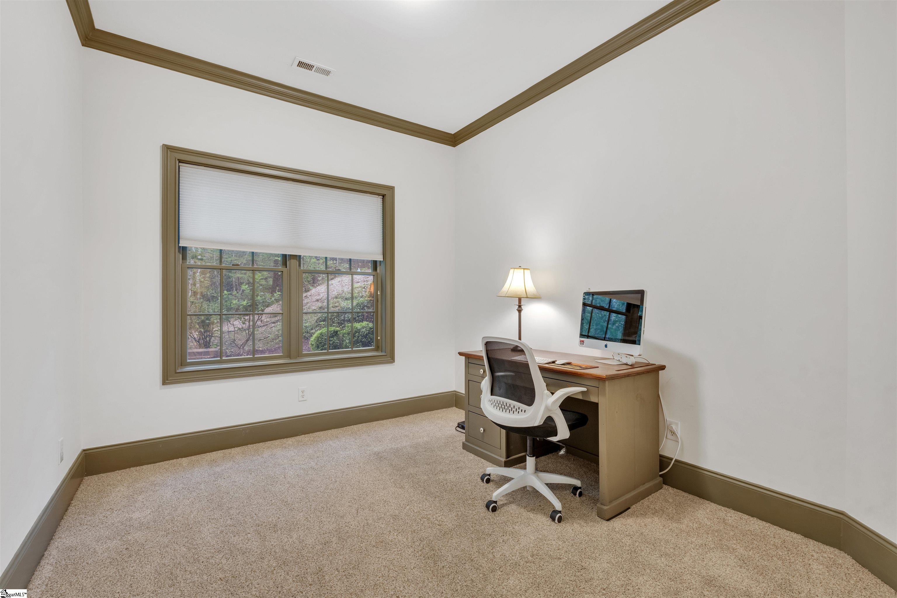 6 Deer Valley Court