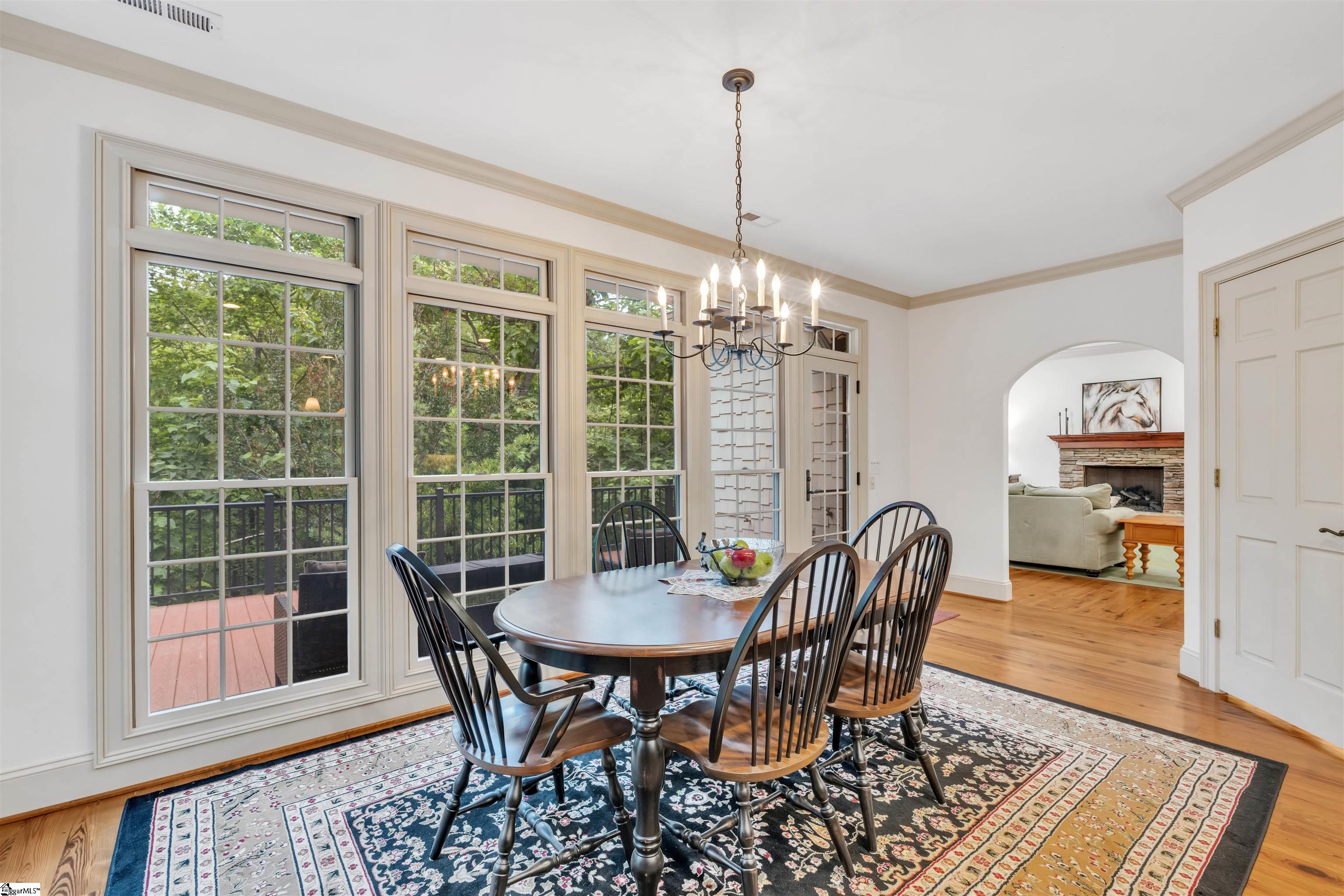 6 Deer Valley Court