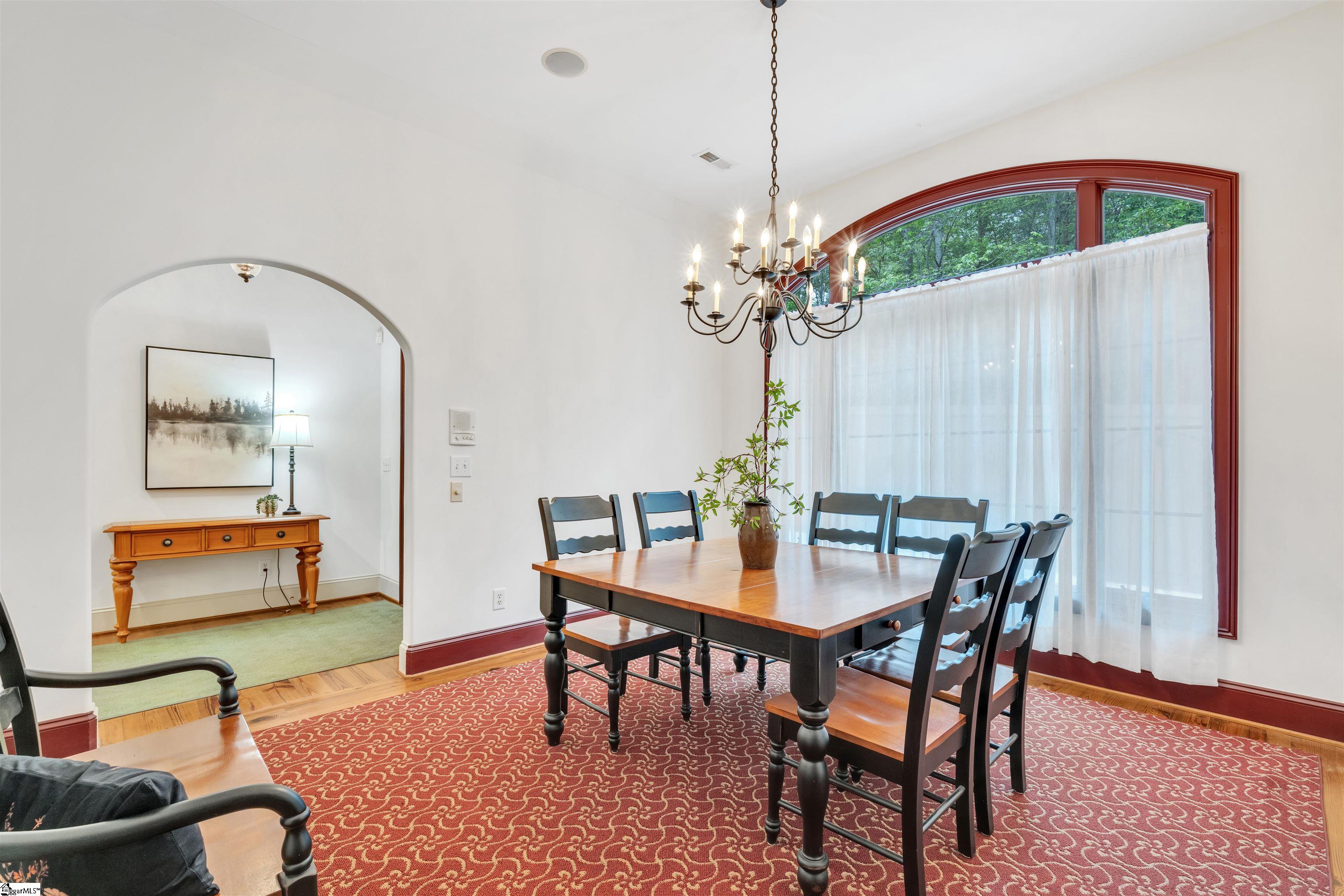 6 Deer Valley Court