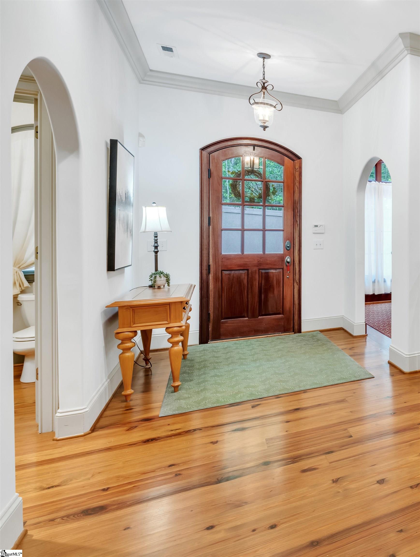 6 Deer Valley Court