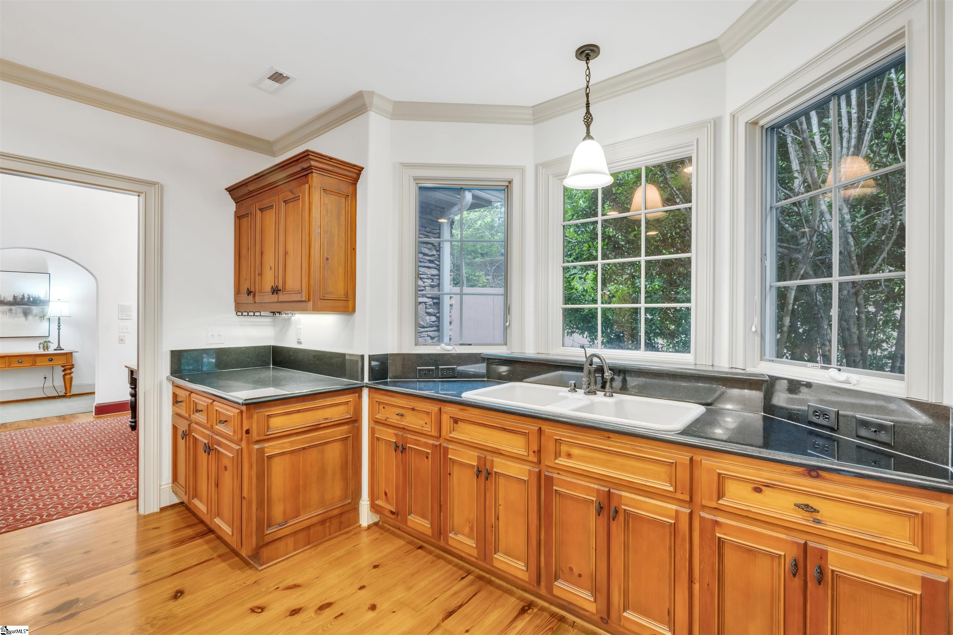6 Deer Valley Court