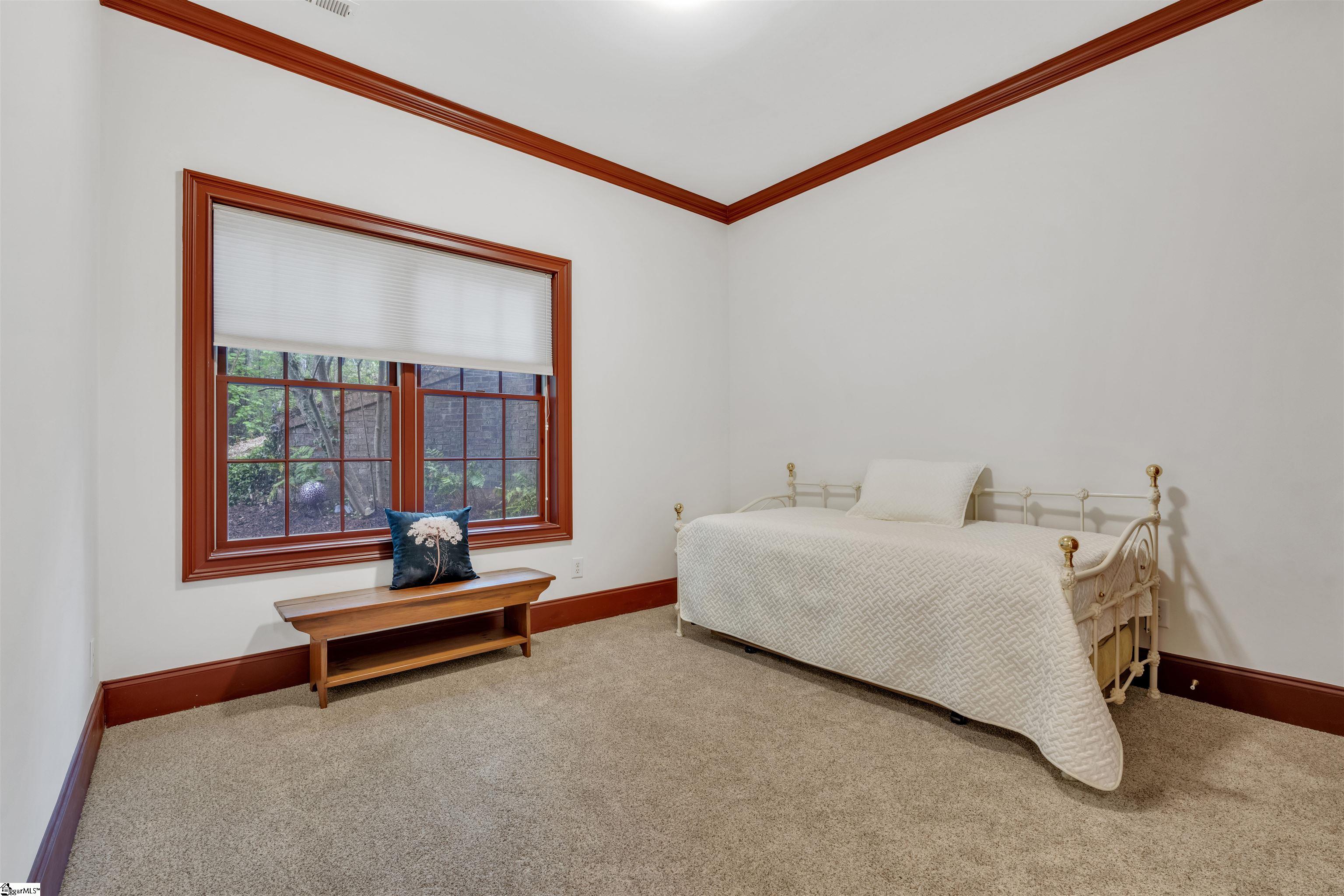 6 Deer Valley Court