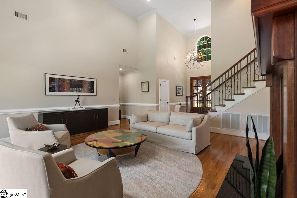 921 High Knoll Way