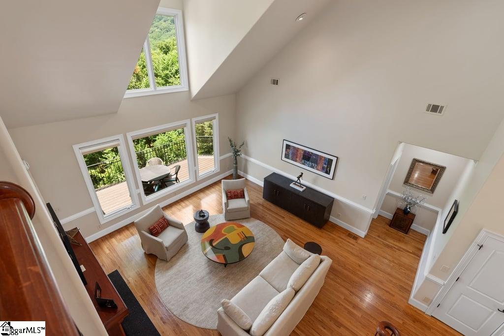 921 High Knoll Way