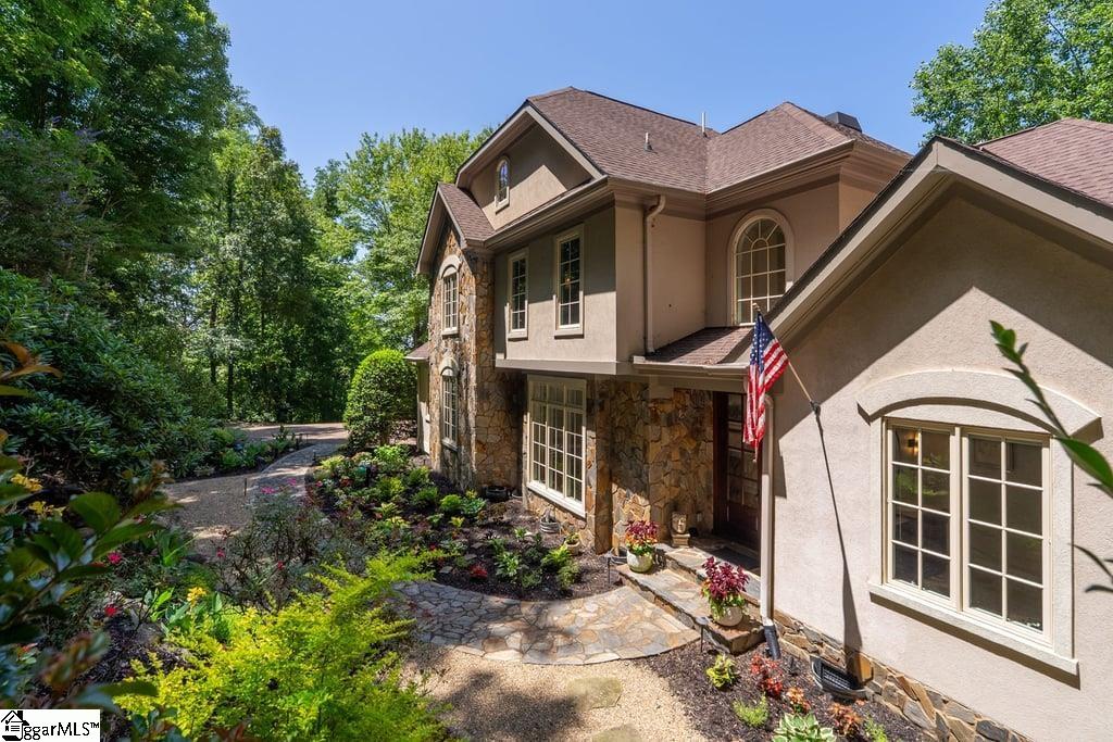 921 High Knoll Way