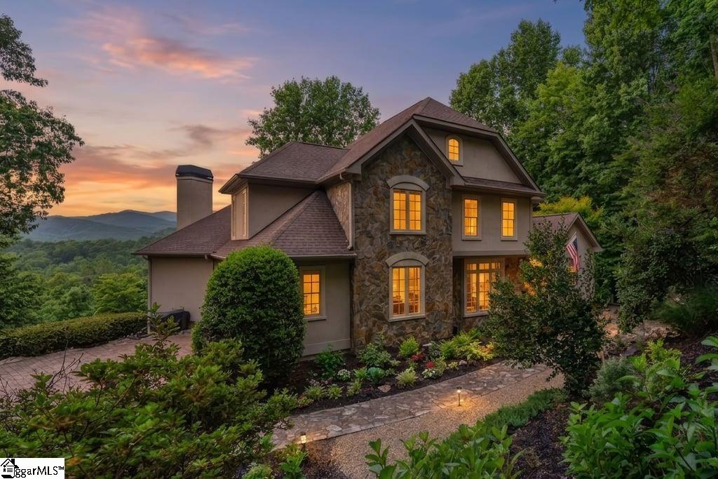 921 High Knoll Way