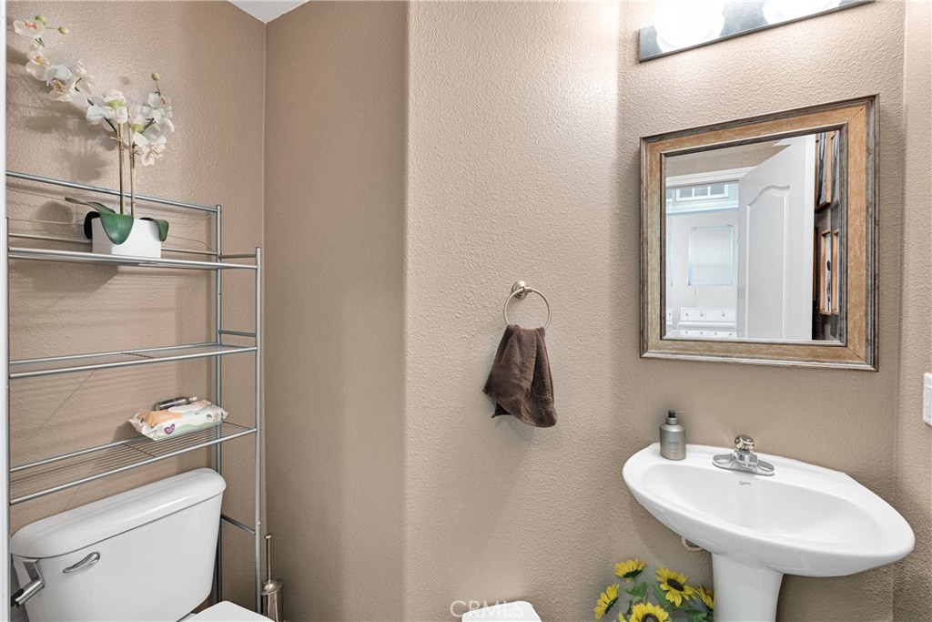 13223 La Crescenta Avenue