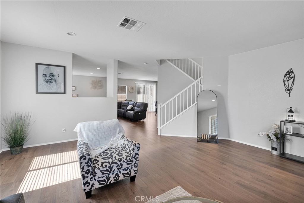 13223 La Crescenta Avenue