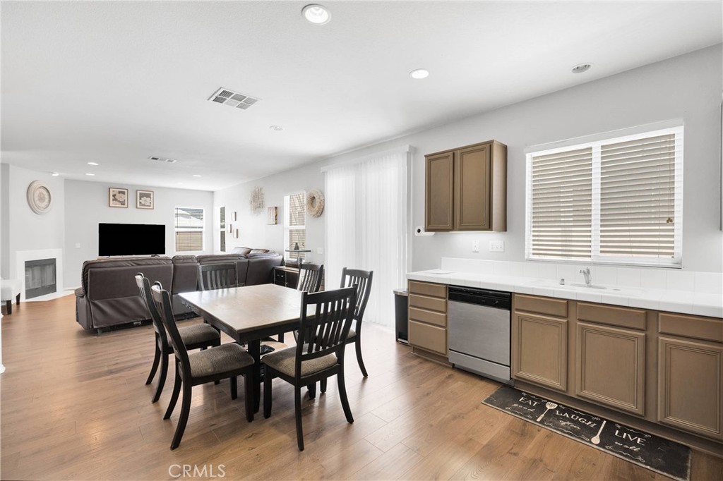 13223 La Crescenta Avenue