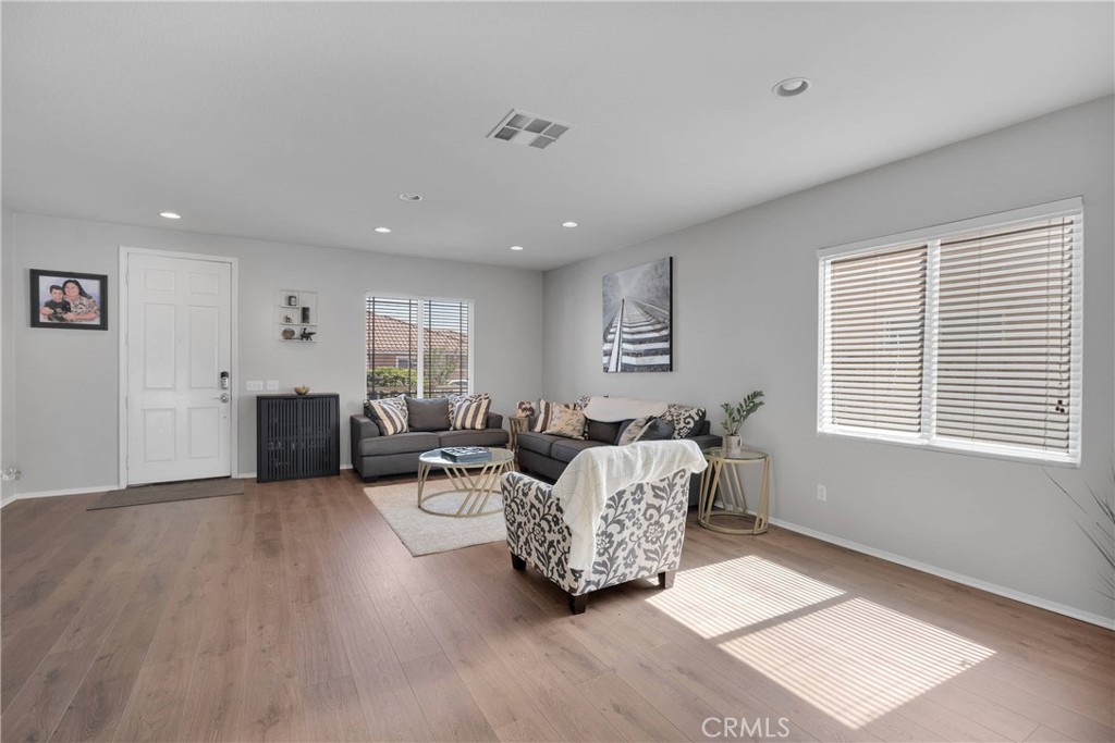 13223 La Crescenta Avenue