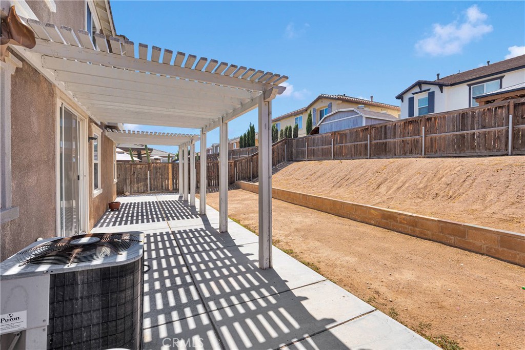 13223 La Crescenta Avenue