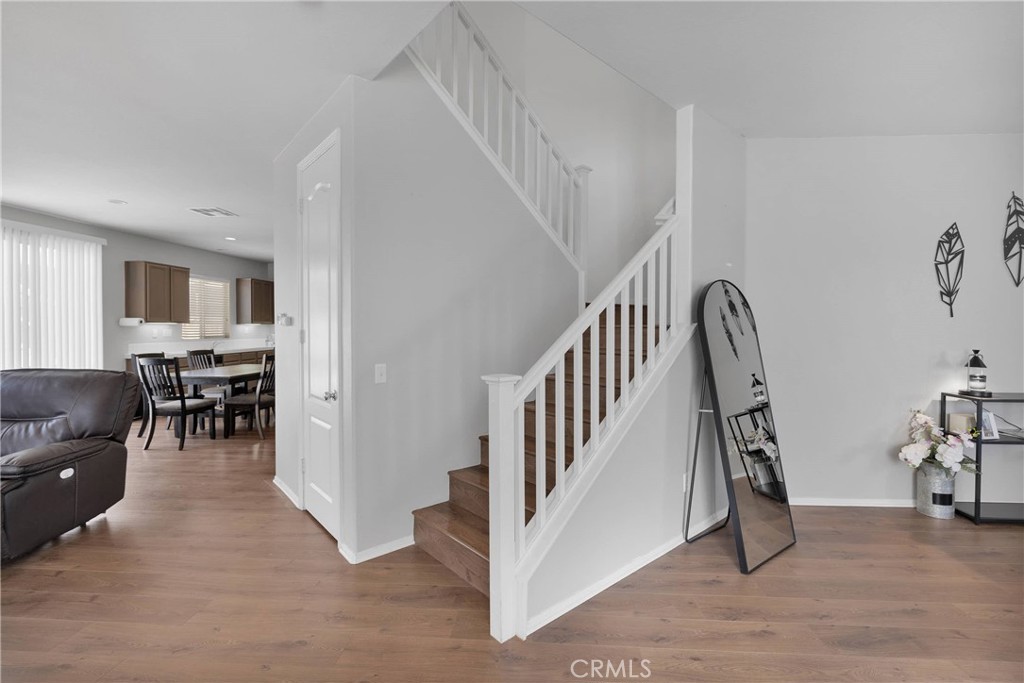 13223 La Crescenta Avenue