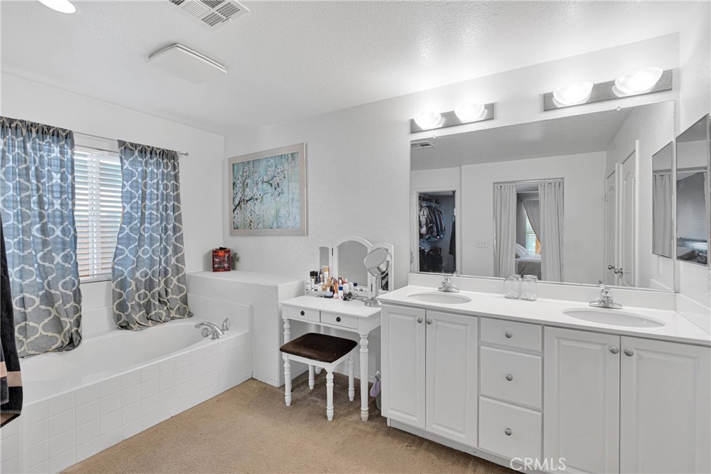 13223 La Crescenta Avenue