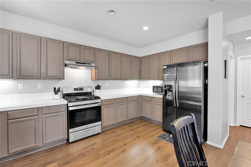 13223 La Crescenta Avenue