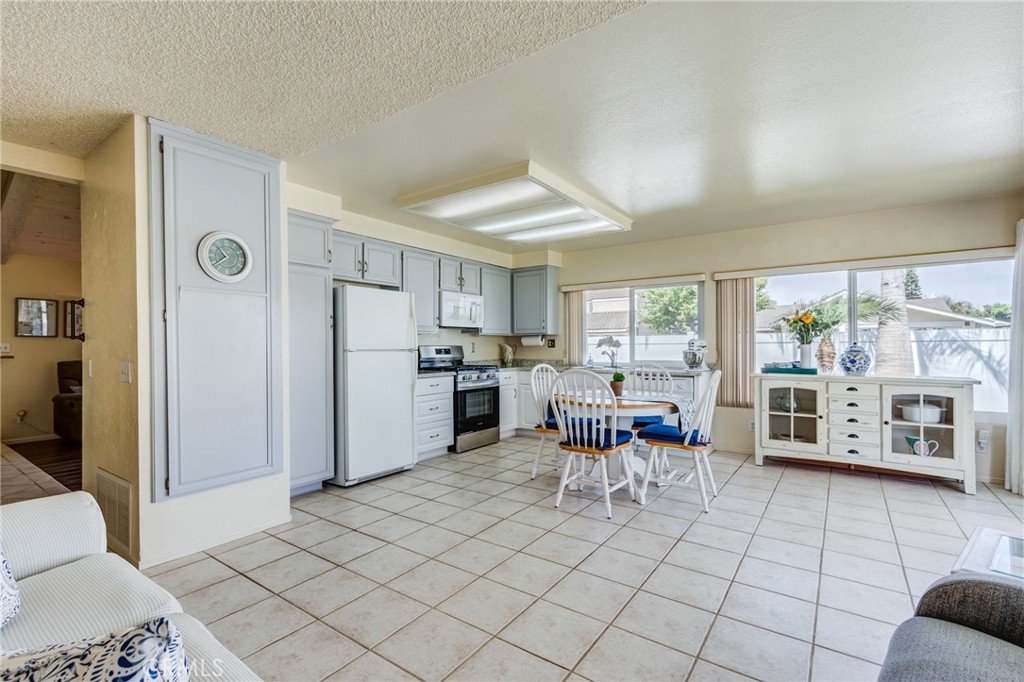 8541 Larkport Drive