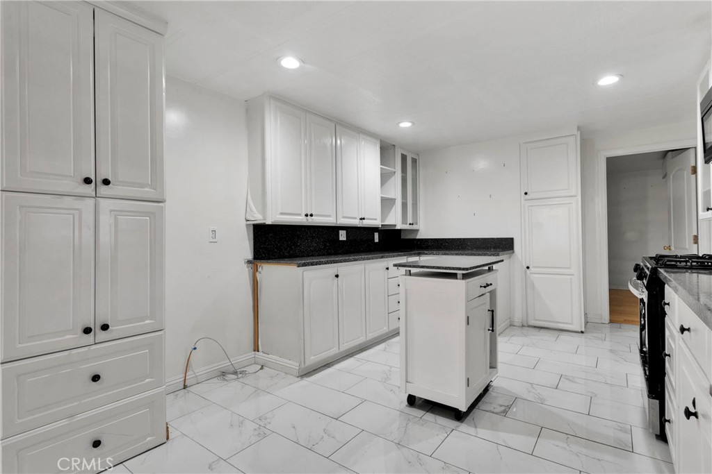 200 W San Bernardino Avenue 35