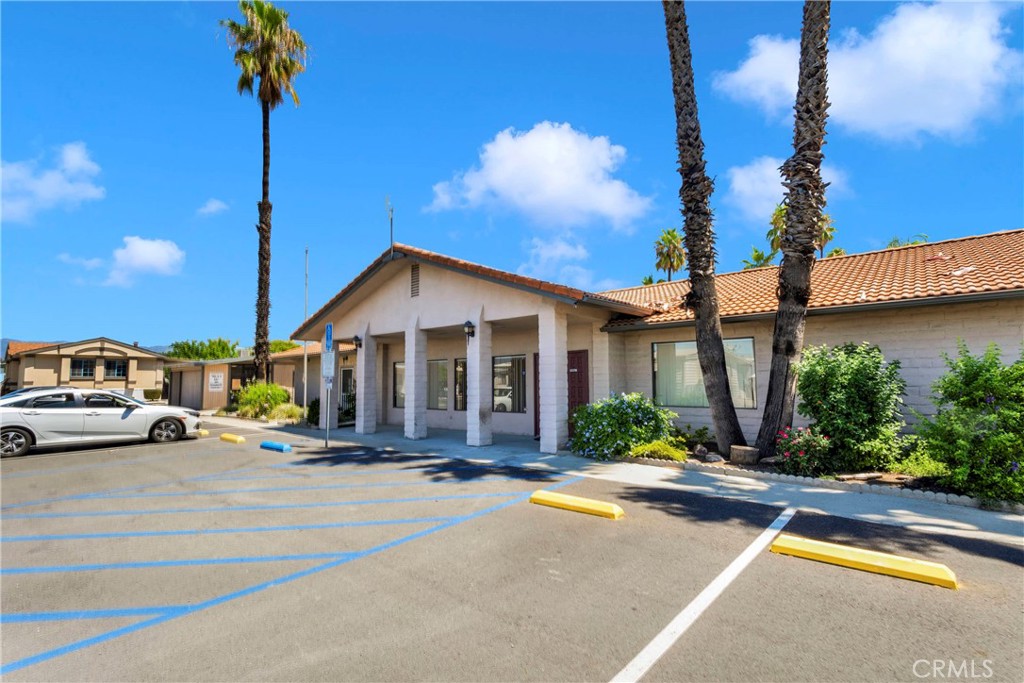 200 W San Bernardino Avenue 35