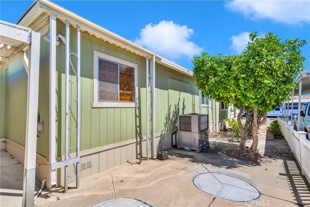200 W San Bernardino Avenue 35