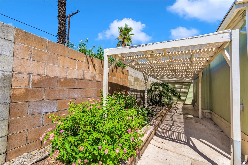 200 W San Bernardino Avenue 35