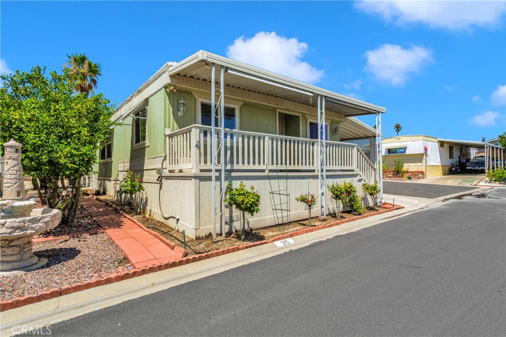 200 W San Bernardino Avenue 35