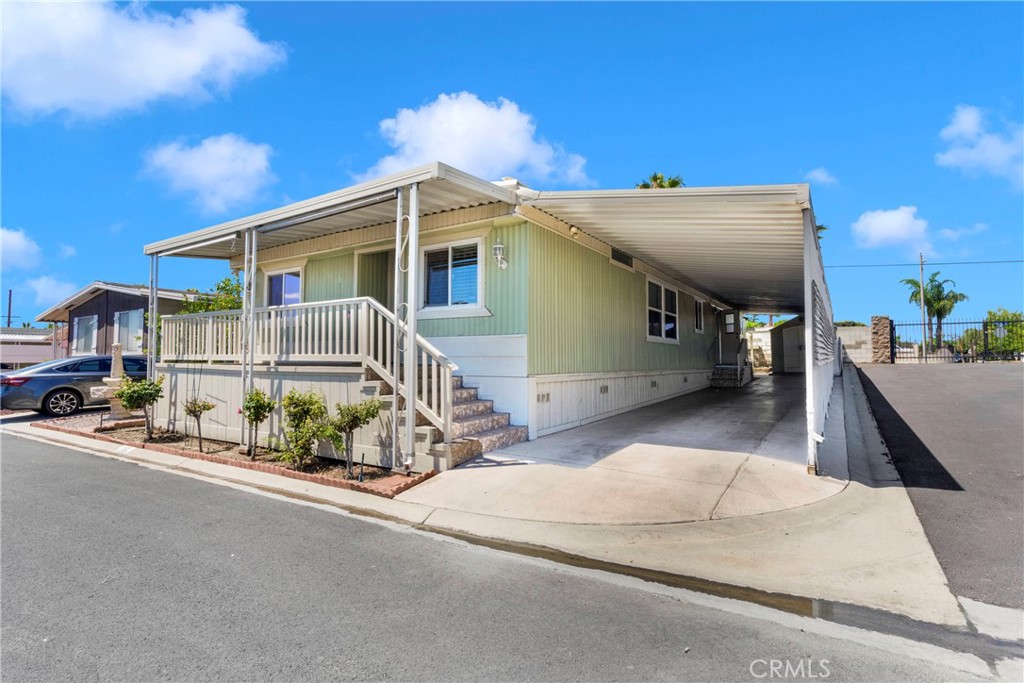 200 W San Bernardino Avenue 35
