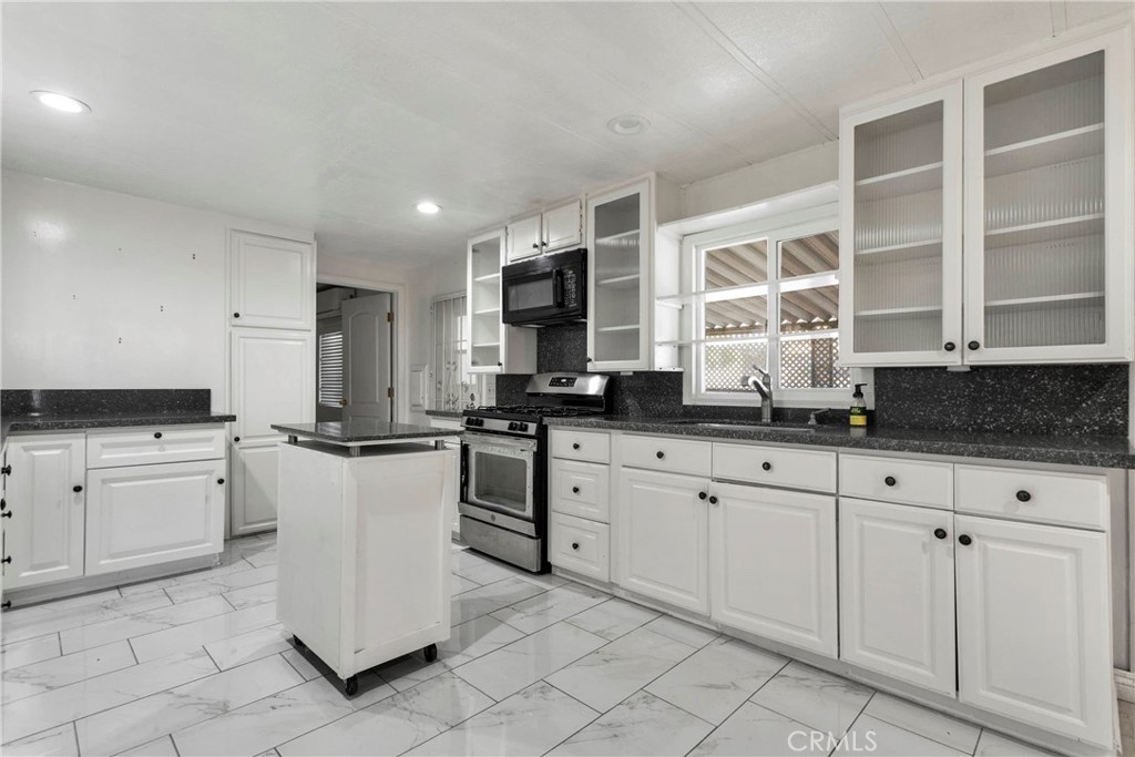 200 W San Bernardino Avenue 35