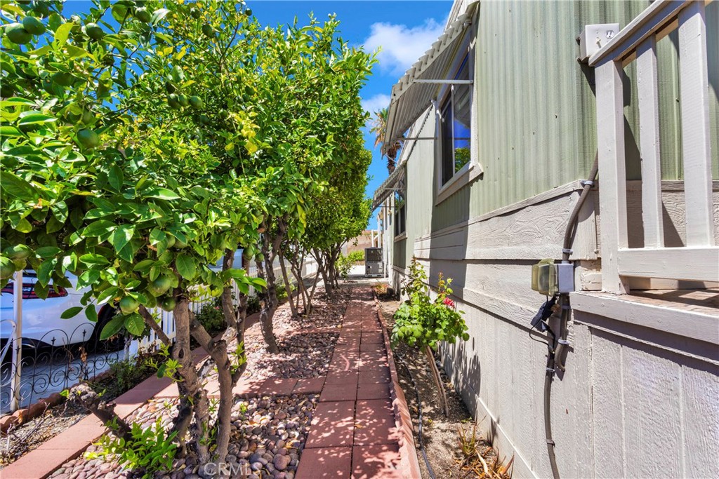 200 W San Bernardino Avenue 35