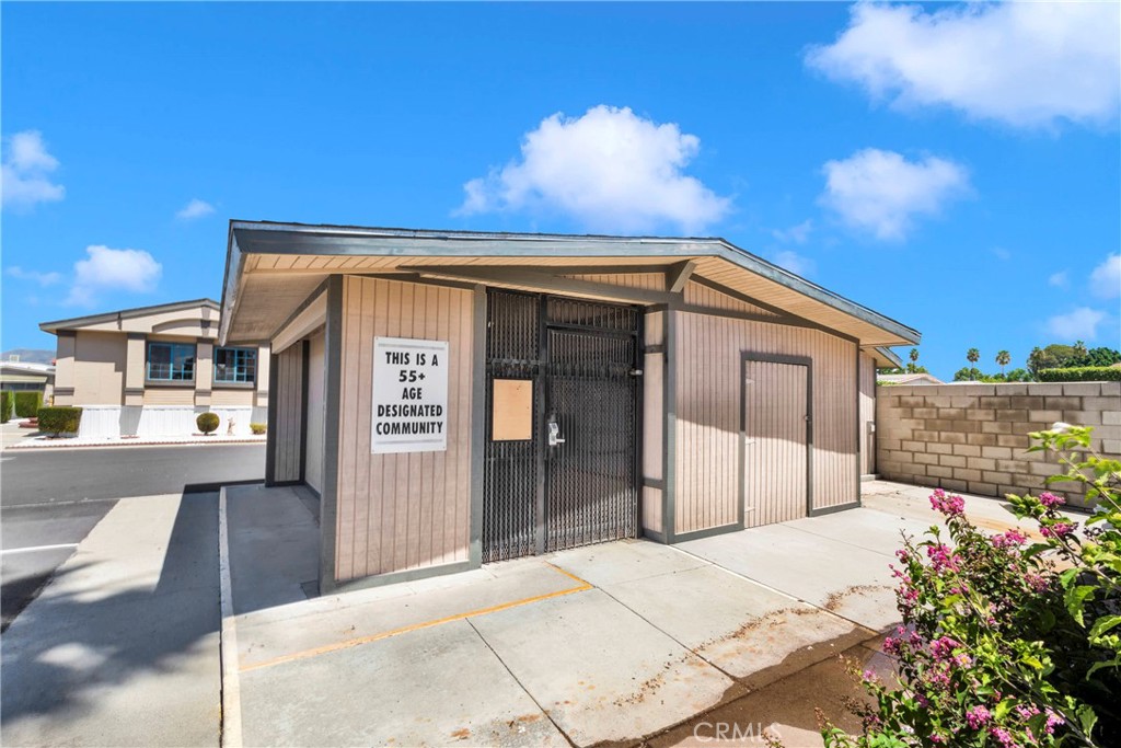 200 W San Bernardino Avenue 35
