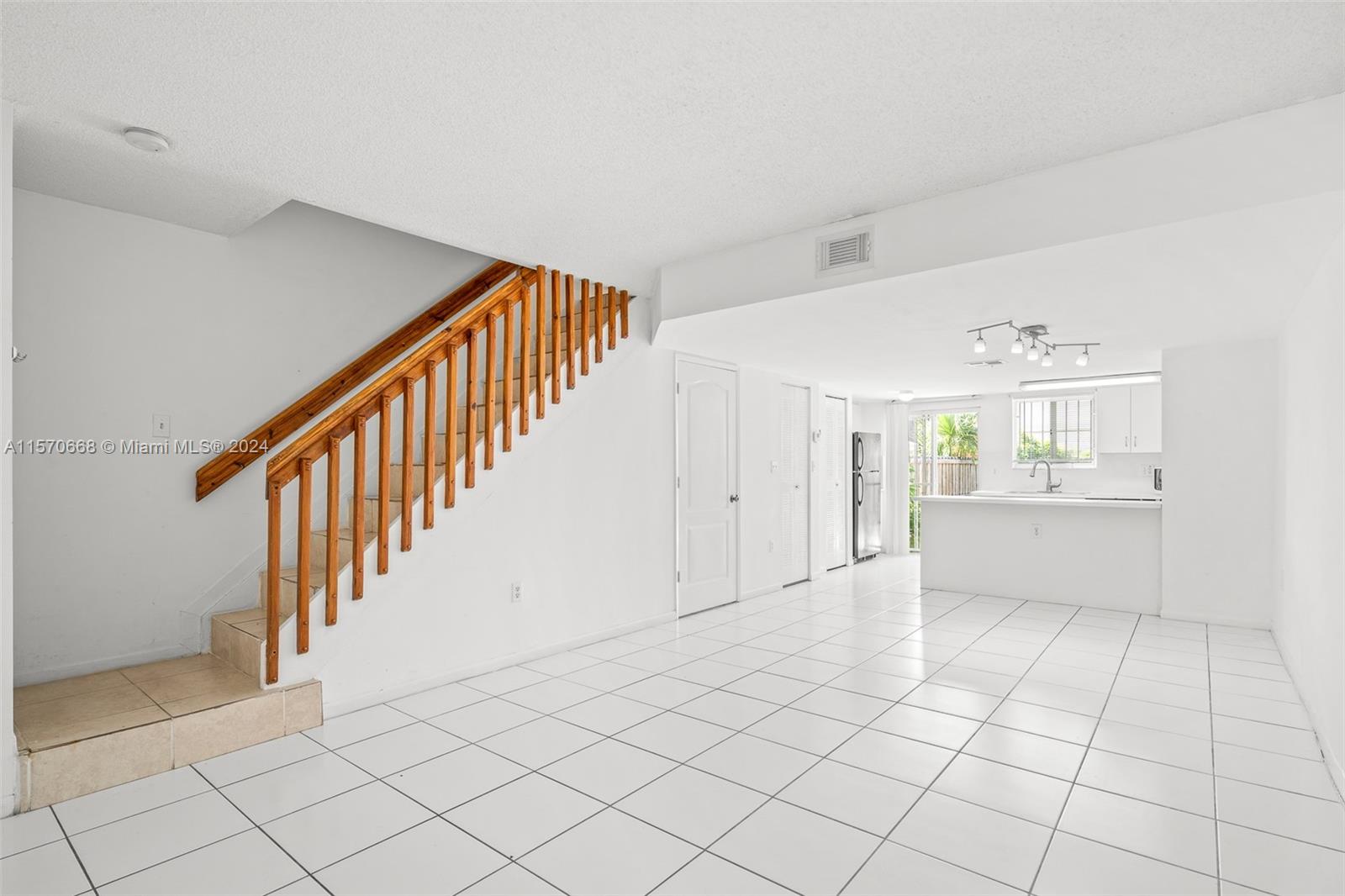 311 NW 82nd Ave # 1205