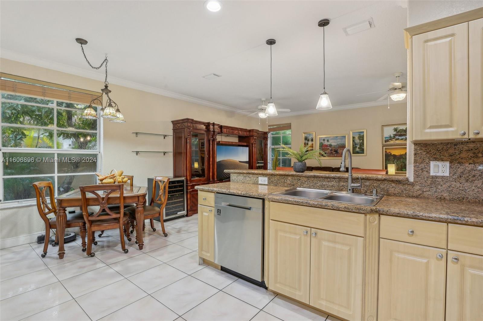7802 NW 165th Ter