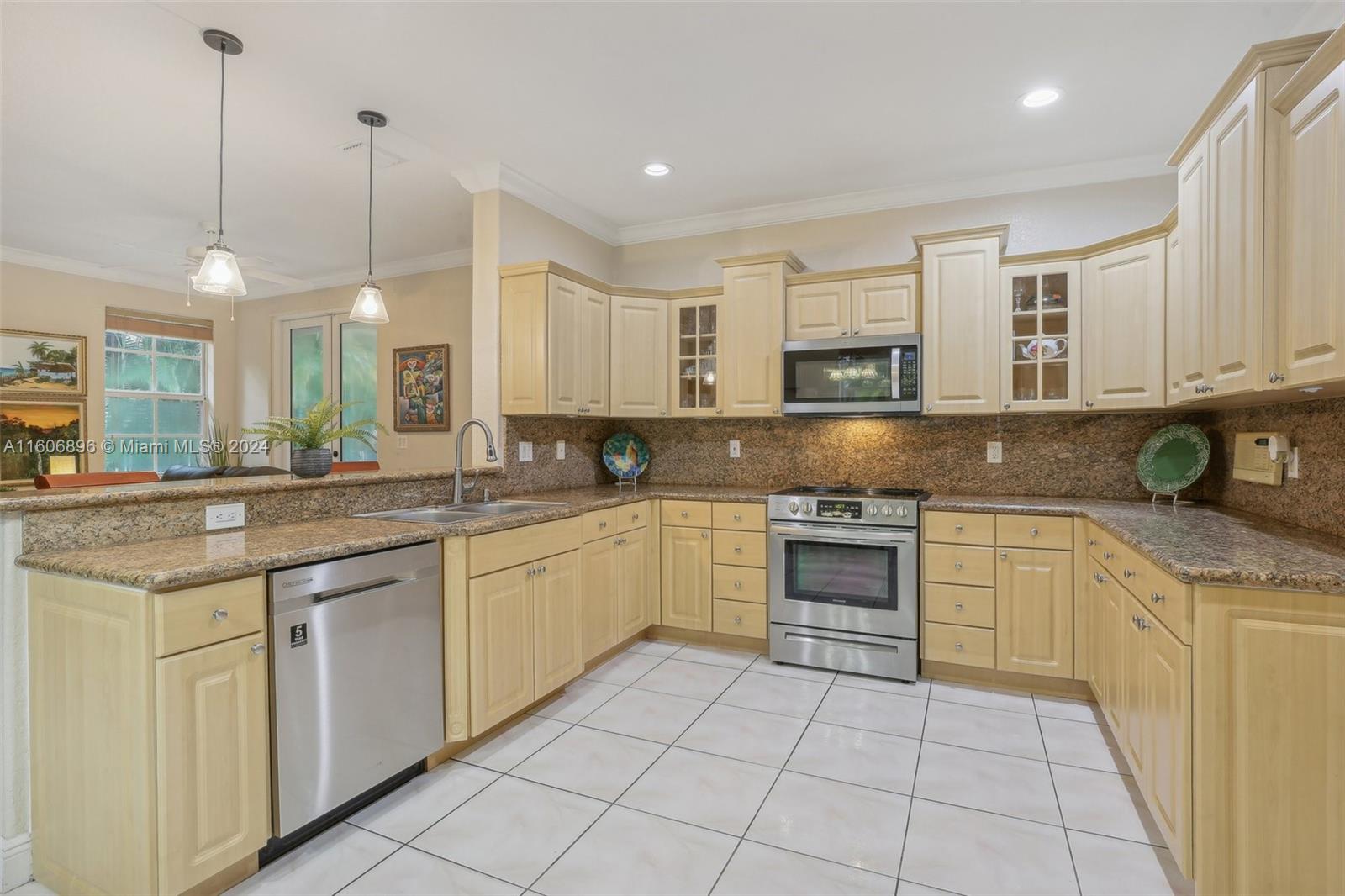7802 NW 165th Ter