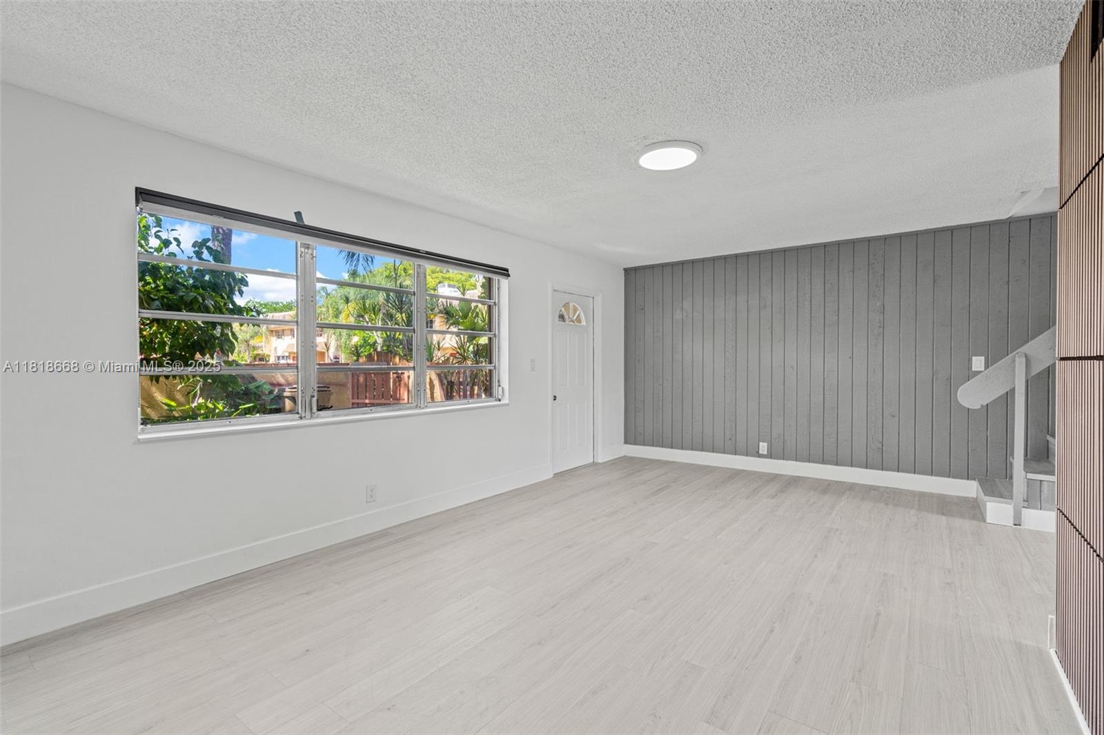 7175 Nova Dr # 303