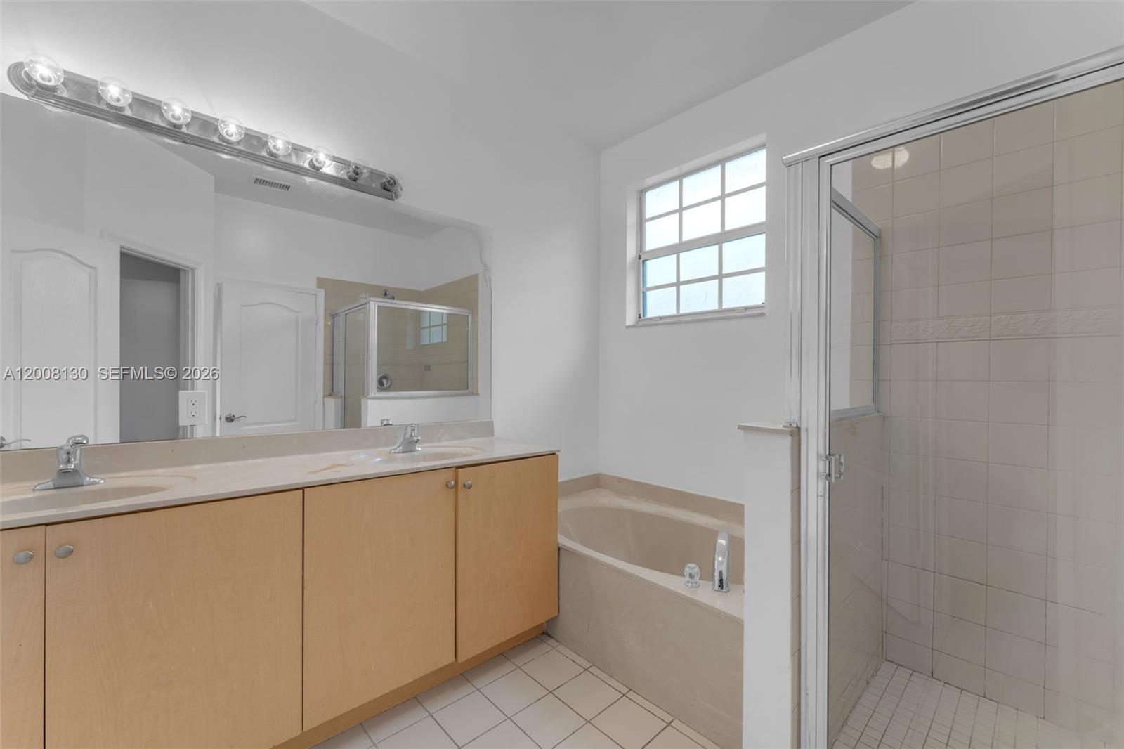 1072 NE 30th Ave