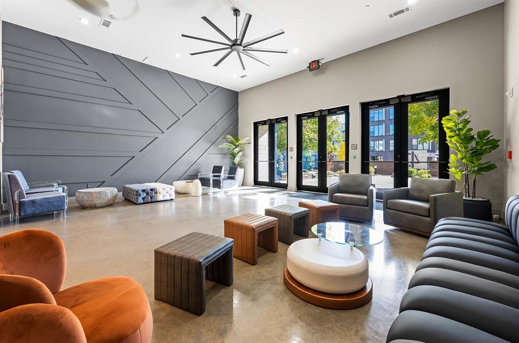 301 NE 4th Street Unit: PH