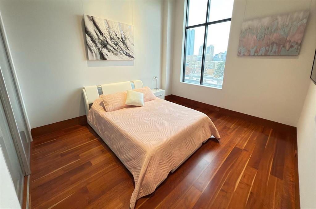 301 NE 4th Street Unit: PH