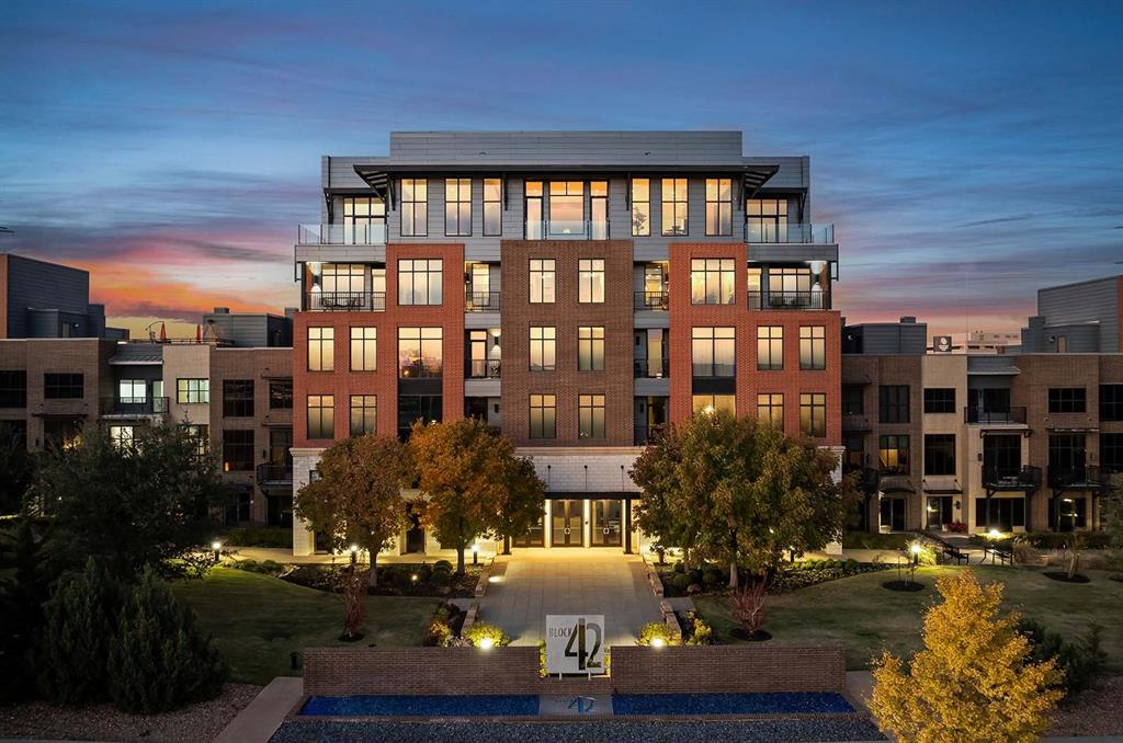 301 NE 4th Street Unit: PH