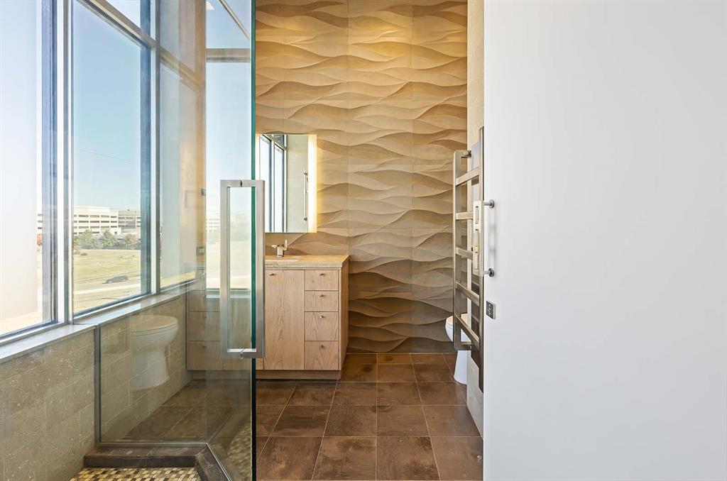 301 NE 4th Street Unit: PH