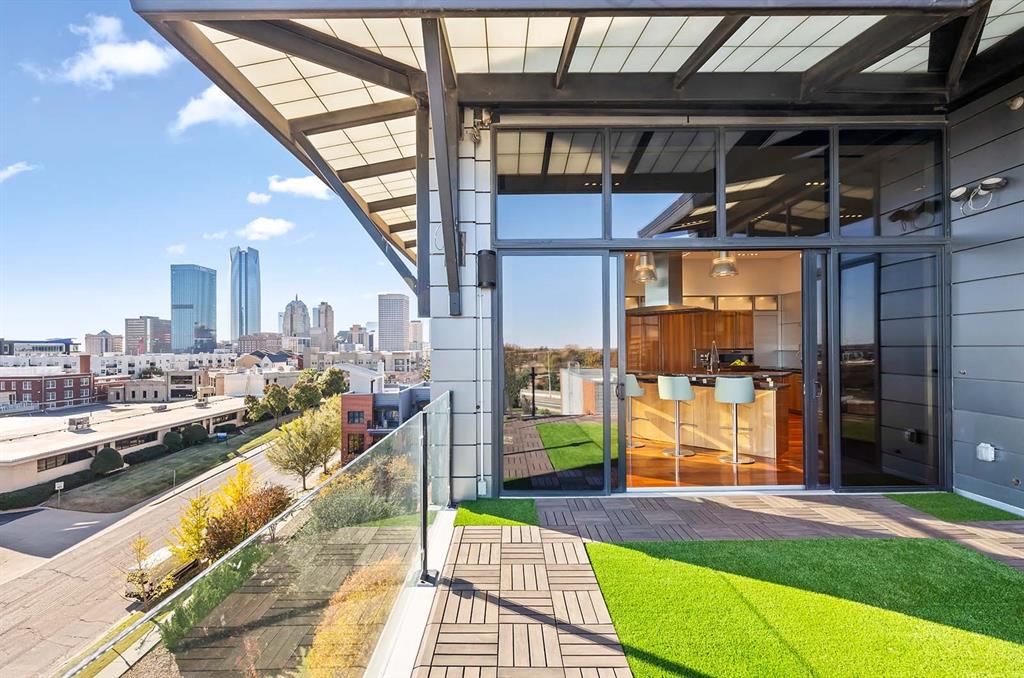 301 NE 4th Street Unit: PH