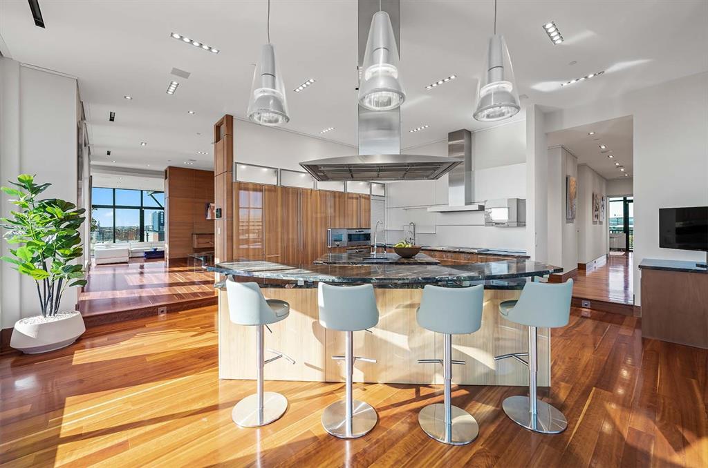 301 NE 4th Street Unit: PH